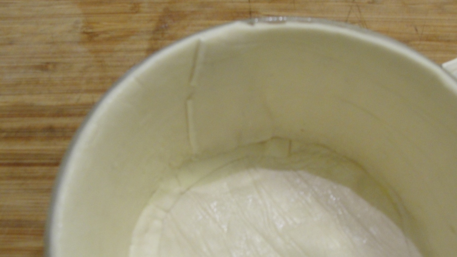 Pastry casing in dish